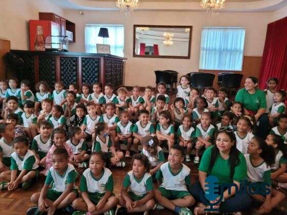 MT:  SESSÃO PIPOCA:   Estudantes do CMEI Serginho visitam o Cine Teatro e assistem sessão de cinema