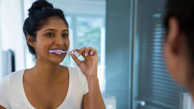 Como escovar os dentes direito? O que diz a ciência