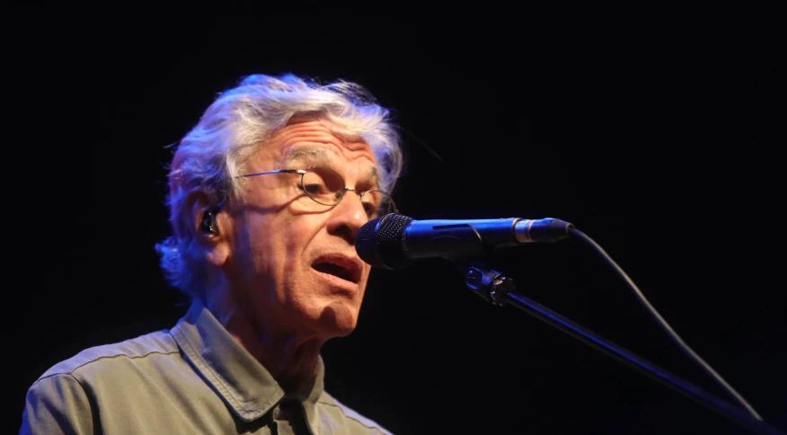 80 anos de Caetano Veloso: editoras celebram sua trajetória com novos livros