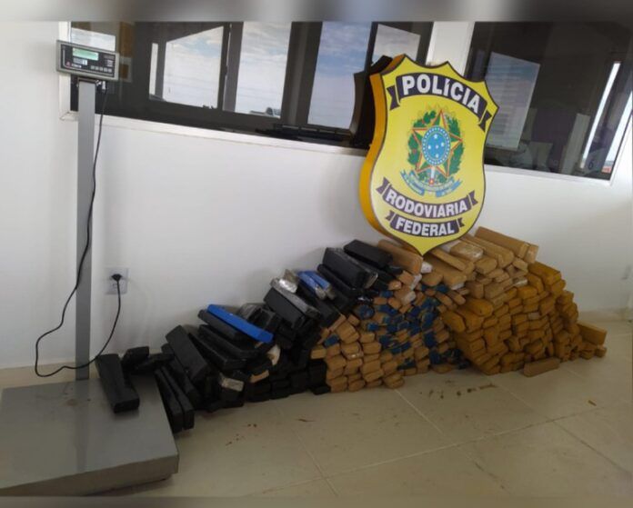 Polícia Rodoviária apreende mais de 300 kg de maconha em Mato Grosso