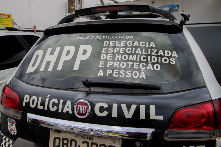 Jovem é morta asfixiada em frente à filha e marido é preso em MT