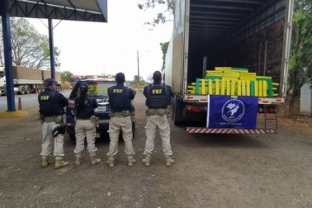 Motorista é preso com 100 kg de maconha em caminhão
