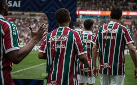 Com homenagens a Jô Soares, Fluminense bate o Cuiabá e volta ao G4 do Brasileirão