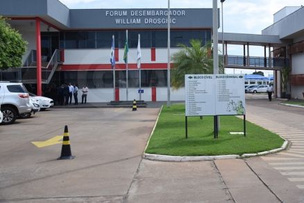 Mulher é acusada de ofensa racista a servidora de Fórum em MT