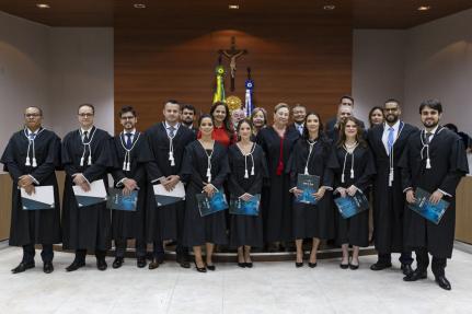 MT:   CIDADES AINDA NÃO DEFINIDAS:   Tribunal empossa 10 juízes aprovados em concurso para comarcas de MT; veja nomes