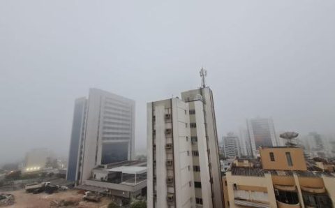 MT:  CUIABRISA:   Sob neblina, Cuiabá vai gelar ainda mais e temperatura chega a 11 graus nos próximos dias