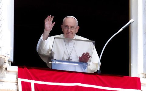 Papa critica interesses econômicos por trás das guerras no mundo