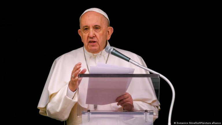 Papa reduz poder da organização conservadora Opus Dei