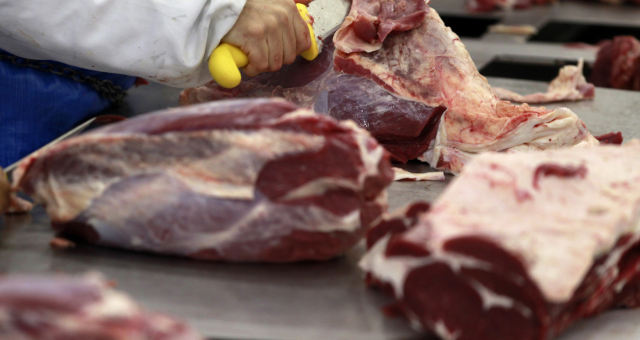 Produção de carne bovina do Brasil deve cair ao menor nível em mais de 20 anos, diz Conab
