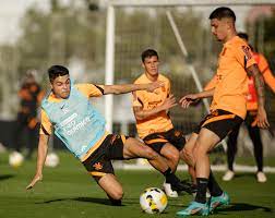 Corinthians segue preparação para enfrentar Atlético-GO com garoto da base