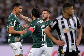 Palmeiras reage após tomar 2 a 0 do Atlético-MG e busca empate heroico no Mineirão