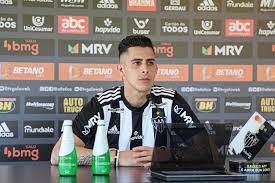 Pavón se diz bem recebido por jogadores do Atlético-MG e comemora volta aos gramados