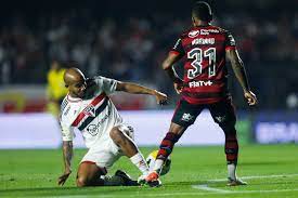 Marcos Guilherme explica gol perdido: “Quando chutei, a perna já estava dura”
