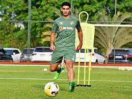 Michel Araújo volta aos treinos no Fluminense