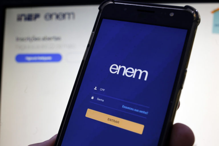 Professores dão dicas de como estudar atualidades para o Enem