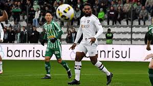 Zagueiro Luccas Claro solicita rescisão contratual com Fluminense; veja detalhes