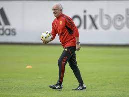 Dorival Júnior irá definir Flamengo para encarar o Athletico-PR nesta terça-feira