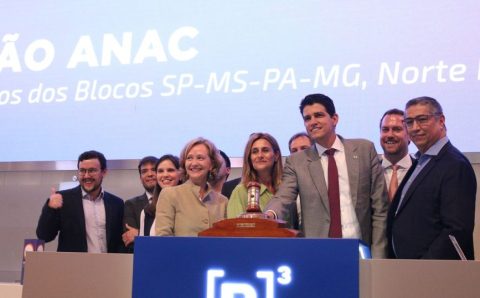 Resultado de leilão aeroportuário deixa ministro muito satisfeito