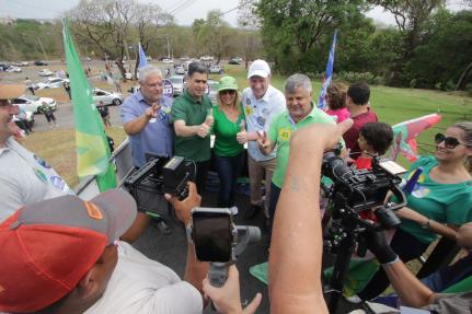 MT:  1.600 VEÍCULOS:  Grupo pró-Lula movimenta carreata em apoio à chapa de oposição ao governo