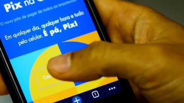 Pix bate recorde e supera 100 milhões de transações em um dia