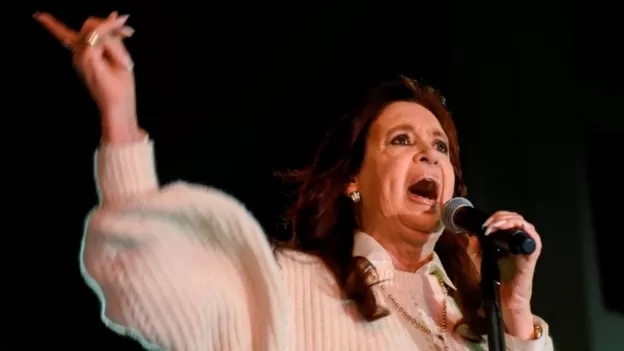 PRINCIPAL SUSPEITO É UM BRASILEIRO:  O que se sabe sobre o ataque armado contra Cristina Kirchner