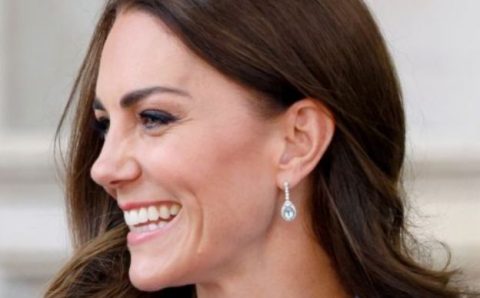 Kate Middleton deve ficar com joias de Rainha Elizabeth II. Valor das peças é de cair o queixo