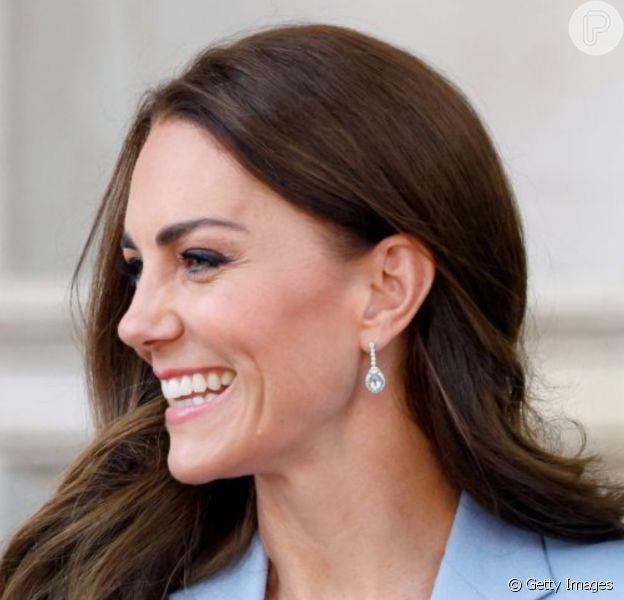 Kate Middleton deve ficar com joias de Rainha Elizabeth II. Valor das peças é de cair o queixo