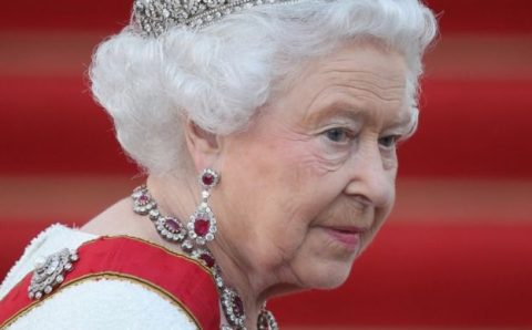 Rainha Elizabeth II: saiba com quais joias a monarca será enterrada