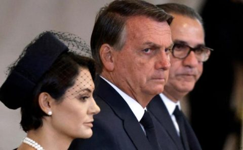 Em Londres para funeral da rainha, Bolsonaro faz discurso em tom de campanha e fala em vitória no 1º turno