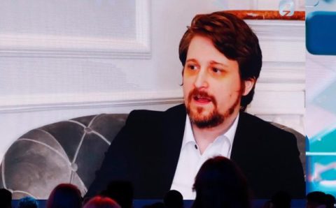 Putin concede cidadania russa a Edward Snowden