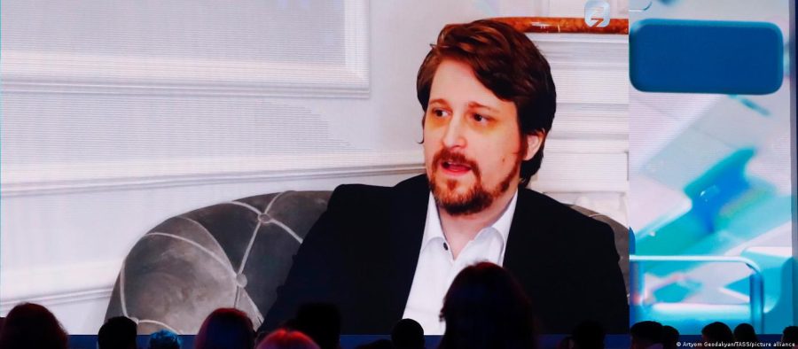 Putin concede cidadania russa a Edward Snowden