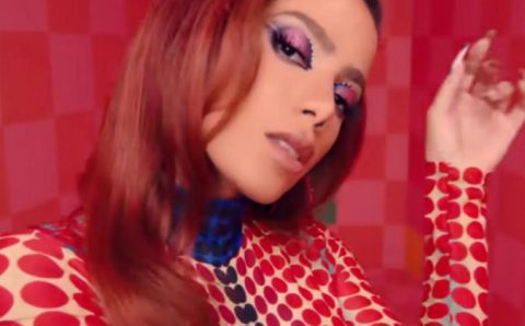 Anitta solta publicações enigmáticas nas redes sociais e fãs acreditam em crise no relacionamento