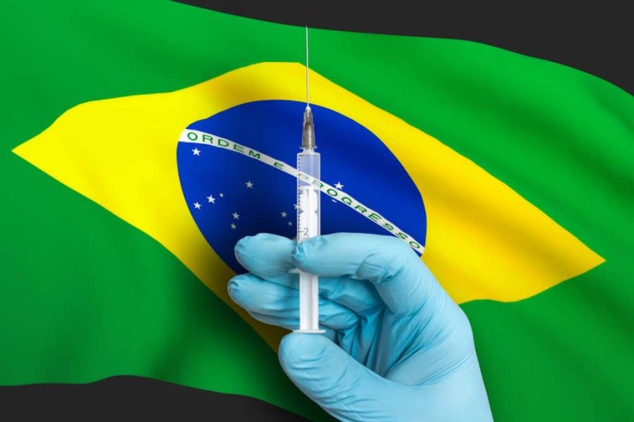 Falta de imunizantes e problemas de saneamento podem comprometer sucesso da primeira campanha pública de vacinação contra a dengue no Brasil