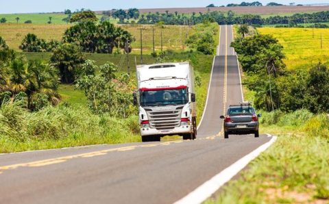 SEGURANÇA: Roubo nas estradas aumenta procura por seguro de cargas agrícolas
