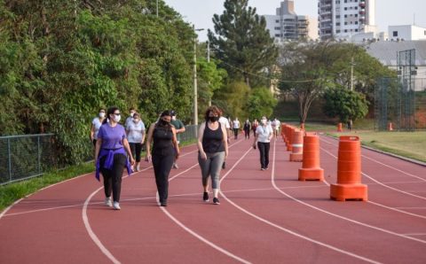 Caminhada pode reduzir risco de demência; saiba quantos passos dar por dia