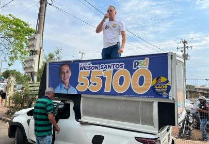 MT: TENTA SE REELEGER:  Wilson promete defesa de rio e reajuste a servidores