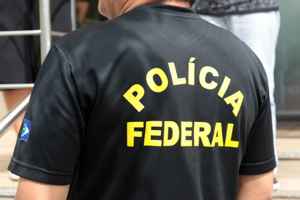 ESQUEMA MILIONÁRIO: PF sequestra R$ 900 mil e prende envolvidos em extração de ouro