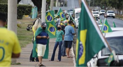 MT:  Bolsonaristas de Mato Grosso foram  às ruas declarar apoio a reeleição do presidente