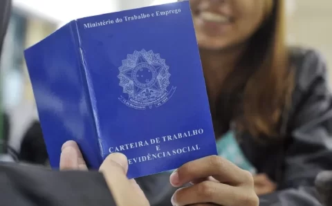 SANCIONADA LEI QUE DETERMINA SALÁRIOS IGUAIS PARA HOMENS E MULHERES NA MESMA FUNÇÃO