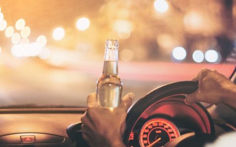 Tecnologia que identifica álcool no sangue do motorista pode se tornar obrigatória nos carros novos; entenda