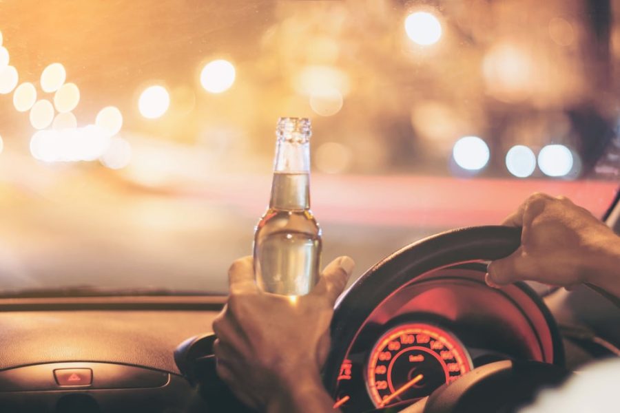 Tecnologia que identifica álcool no sangue do motorista pode se tornar obrigatória nos carros novos; entenda