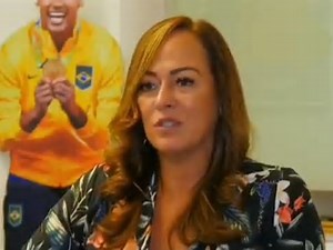 Mãe de Neymar Jr. apresenta novo namorado aos filhos, mas prefere manter o relacionamento discreto, diz jornal