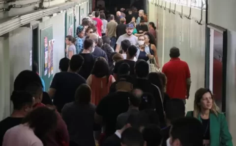 Observadores internacionais veem votação ‘normal’ e ‘TSE fortalecido’ após bom resultado de Bolsonaro