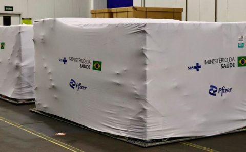 Brasil recebe primeiro lote de vacinas Covid-19 para crianças de 6 meses a menores de 3 anos