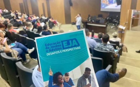Seduc-MT realiza formação com foco nos desafios e perspectivas da EJA