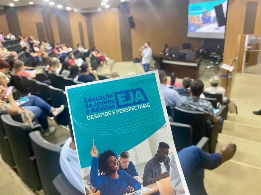 Seduc-MT realiza formação com foco nos desafios e perspectivas da EJA