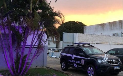 Marido é detido por bater na esposa e desacatar policiais