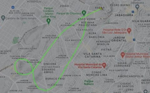 FICOU DESTRUÍDO COM A QUEDA: Helicóptero cai com duas pessoas a bordo na zona sul de São Paulo