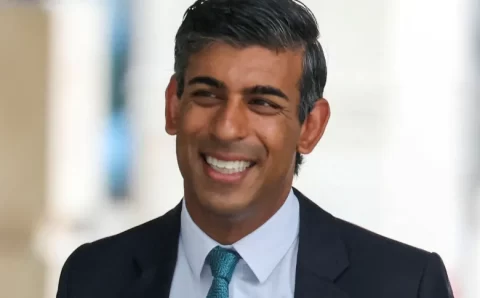 Rishi Sunak assume como primeiro-ministro do Reino Unido nesta terça-feira (25)