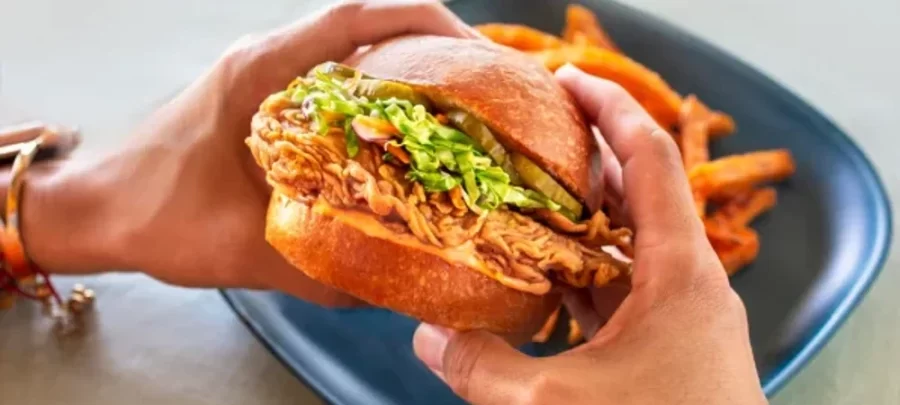 Carne criada em laboratório é segura para comer, afirma FDA